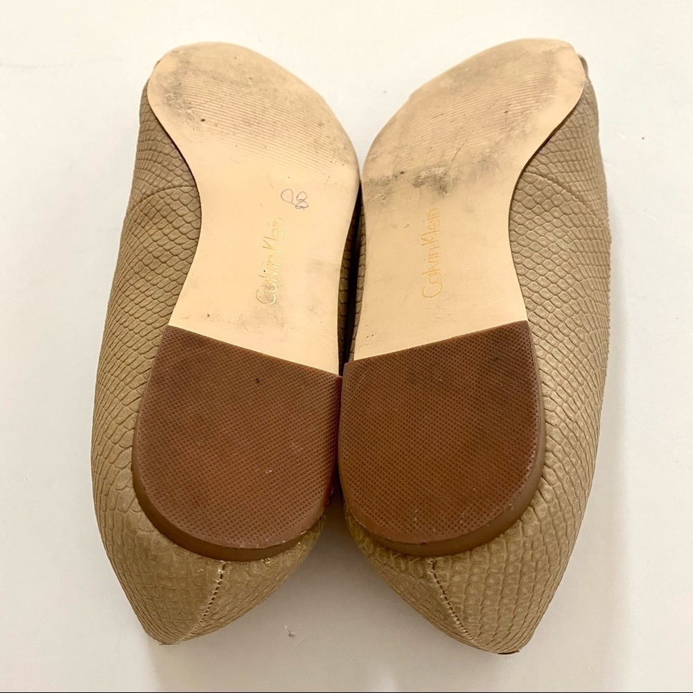 Calvin Klein Tan Pointed-toe Leather Flat Shoes 8.5 Slip-on Cap Toe Snake Print - Picture 11 of 12